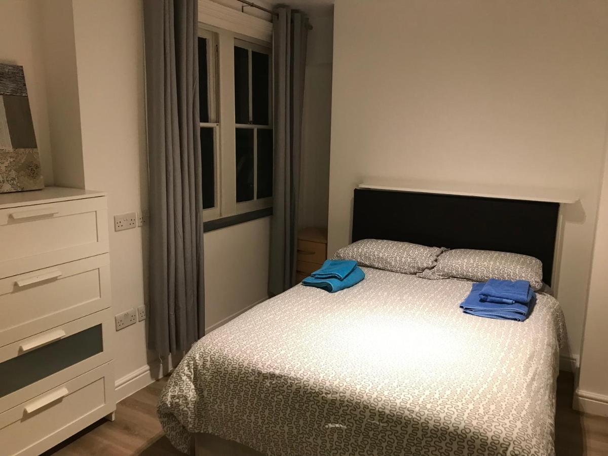 West Kensington 3 Bedroom Apartment London Exterior photo